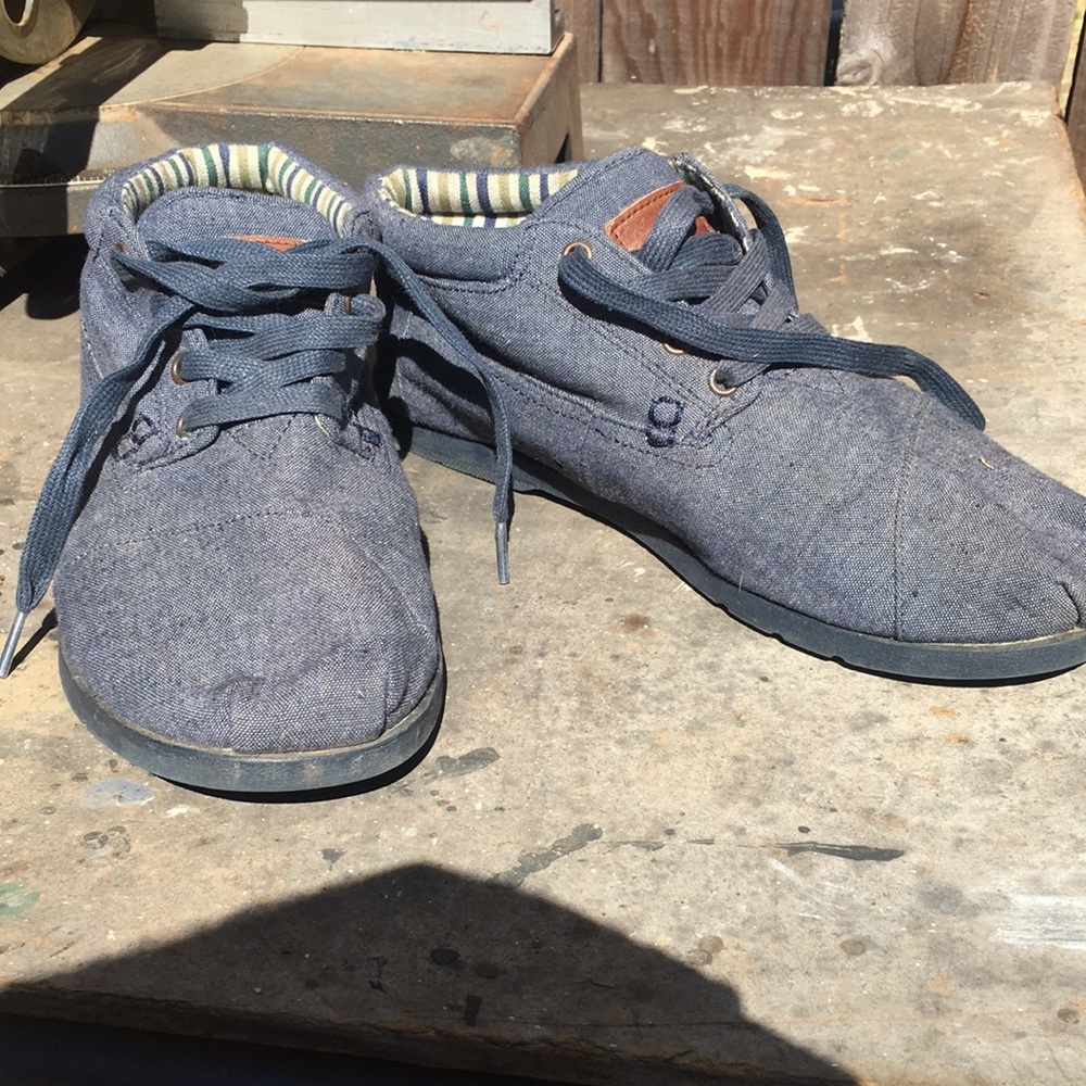 Toms Shoes